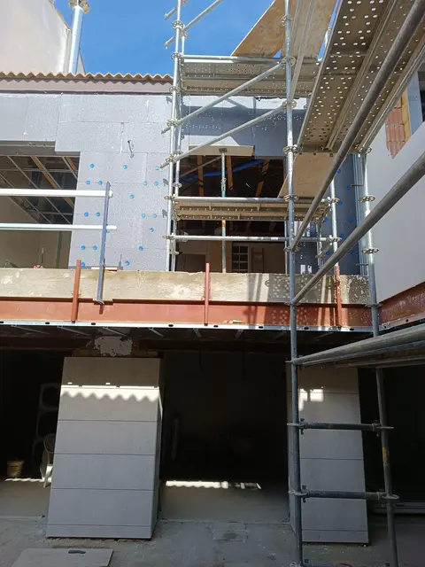 Sistema SATE ejecutado en fachada de edificio