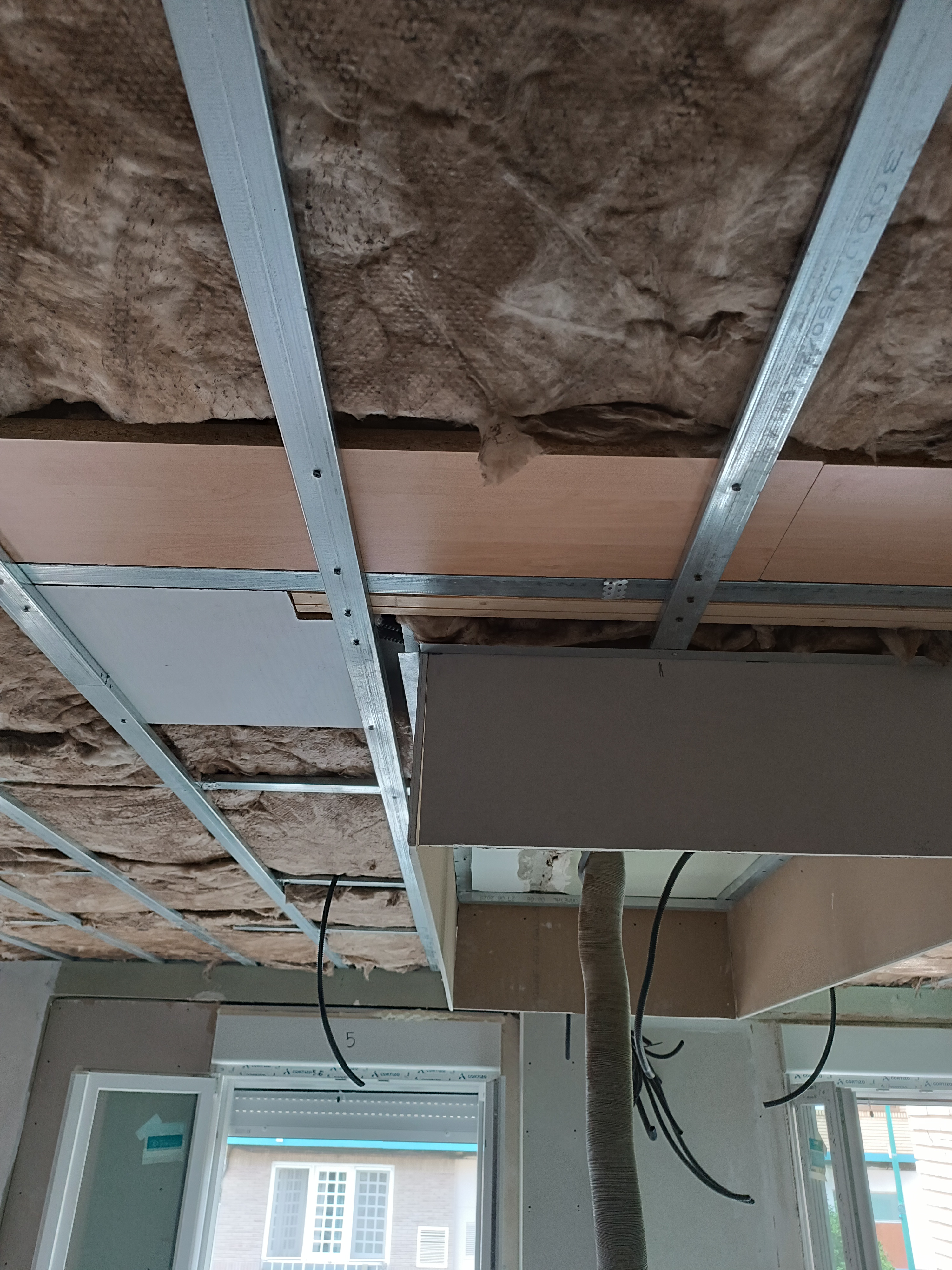 Estructura de sistema PYL con aislamiento interior