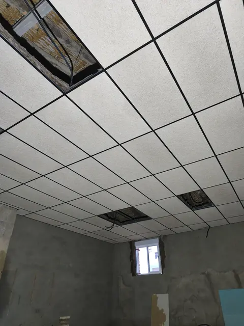 Techo desmontable de sistema PYL en interior