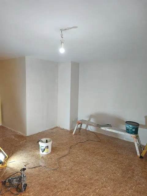 Remates interiores de yeso antes de pintura
