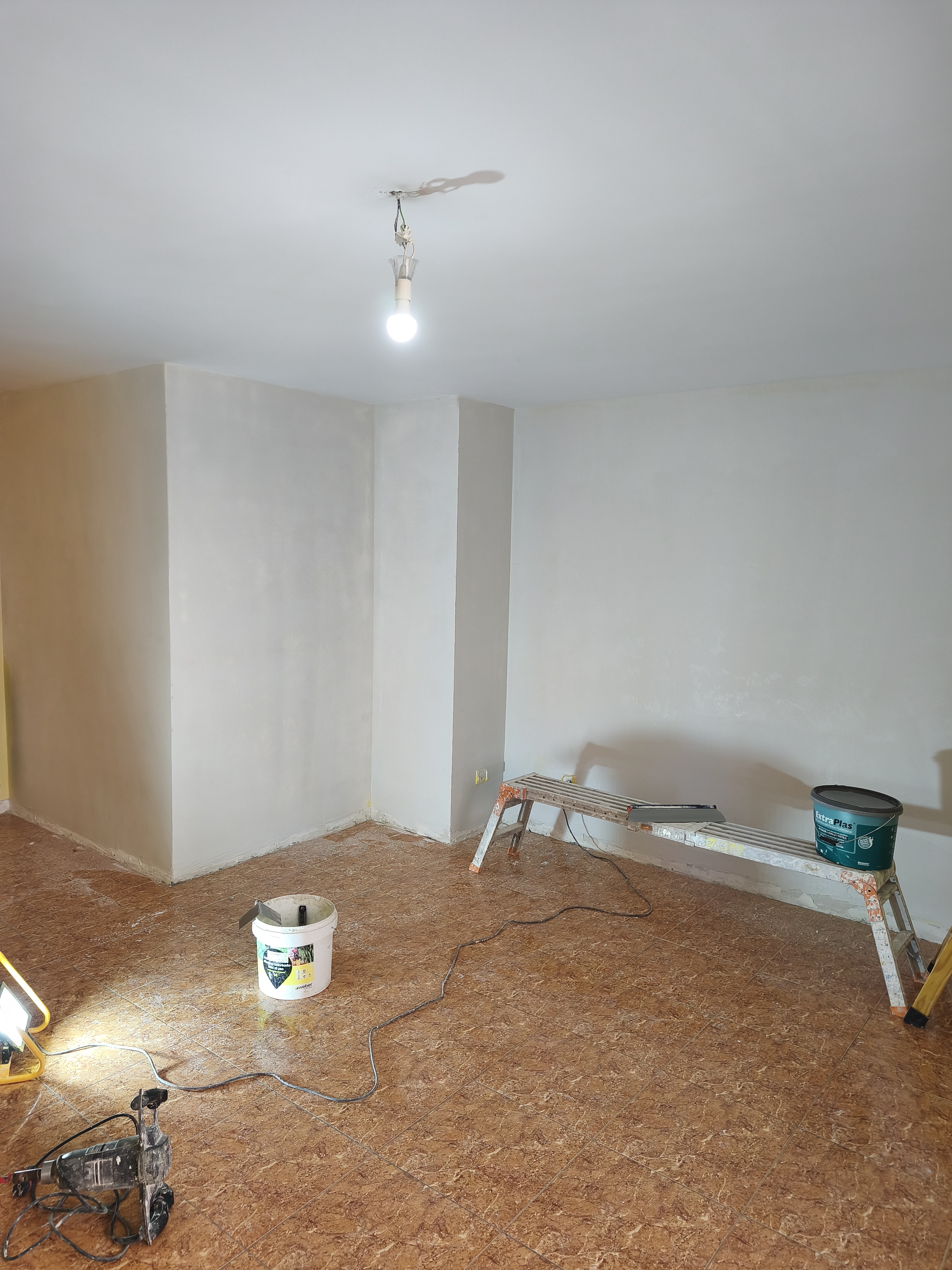 Remates interiores de yeso antes de pintura